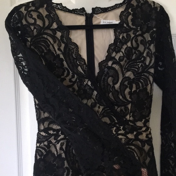 Black and Tan floral lace romper - Picture 4 of 5